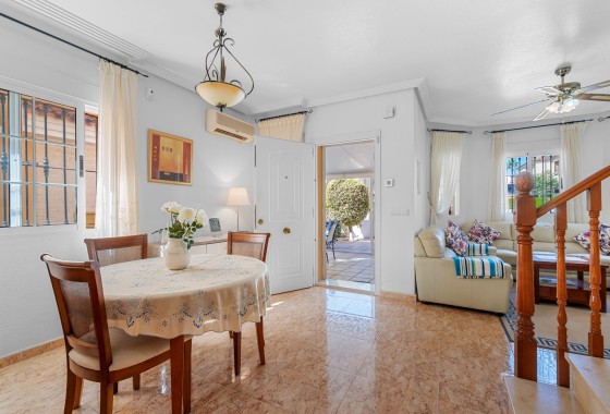 Venta - Chalet Independiente -
Guardamar del Segura