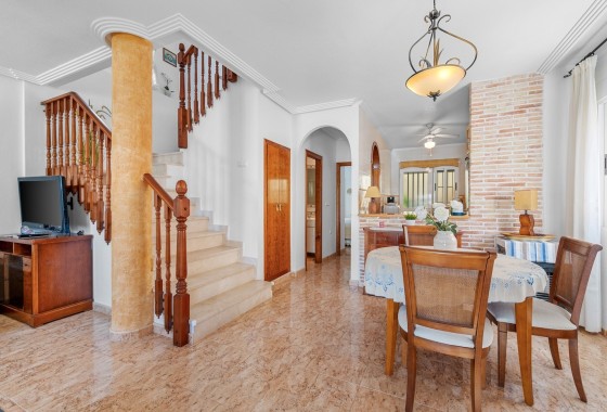Venta - Chalet Independiente -
Guardamar del Segura