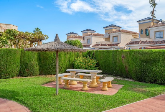 Venta - Chalet Independiente -
Guardamar del Segura