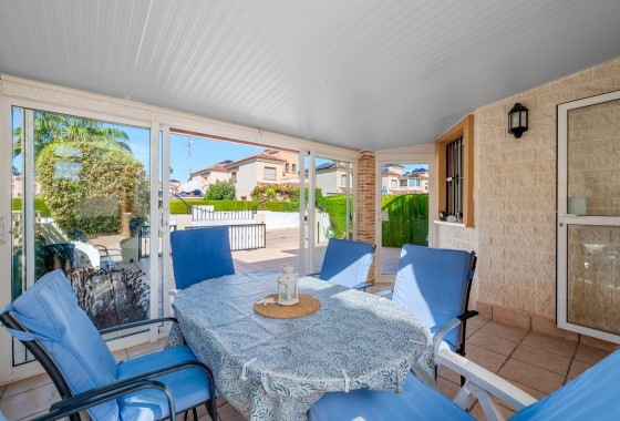 Venta - Chalet Independiente -
Guardamar del Segura