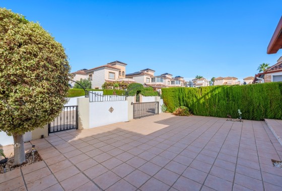 Venta - Chalet Independiente -
Guardamar del Segura