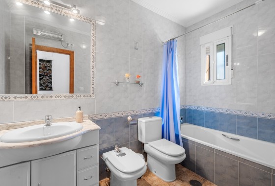 Venta - Chalet Independiente -
Guardamar del Segura