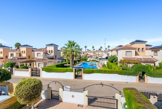 Venta - Chalet Independiente -
Guardamar del Segura