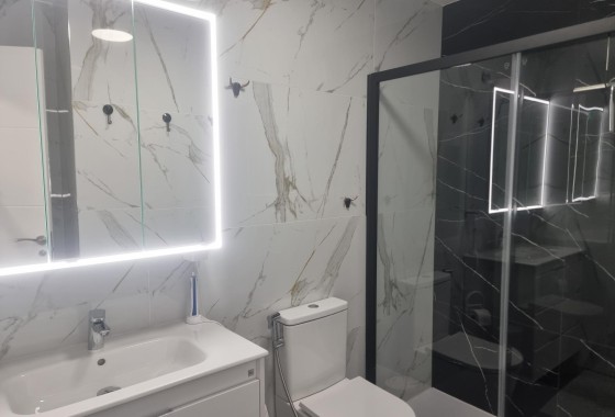 Herverkoop - Appartement / Flat -
Torrevieja - Playa de los Locos