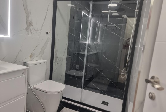Herverkoop - Appartement / Flat -
Torrevieja - Playa de los Locos