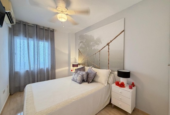 Revente - Appartement -
Torrevieja - Paseo Maritimo