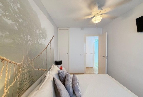 Revente - Appartement -
Torrevieja - Paseo Maritimo