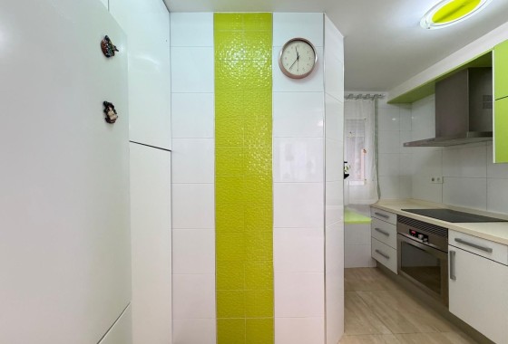 Revente - Appartement -
Torrevieja - Paseo Maritimo