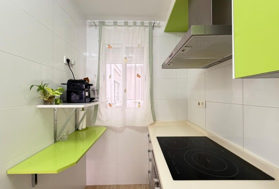 Revente - Appartement -
Torrevieja - Paseo Maritimo