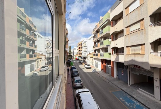 Revente - Appartement -
Torrevieja - Paseo Maritimo