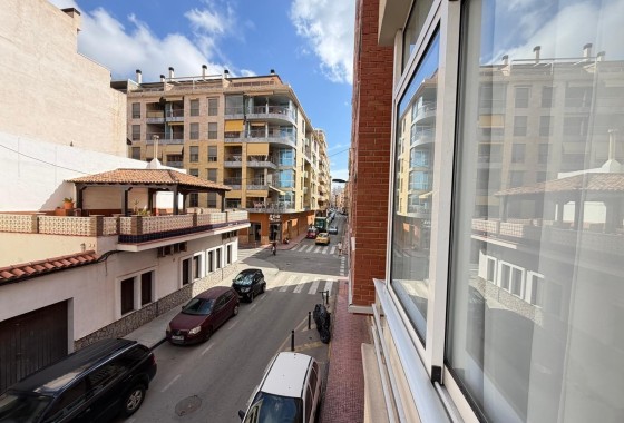 Revente - Appartement -
Torrevieja - Paseo Maritimo