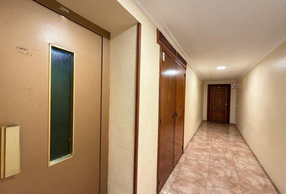 Revente - Appartement -
Torrevieja - Paseo Maritimo