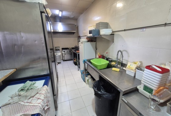 Venta - Comercial -
La Zenia