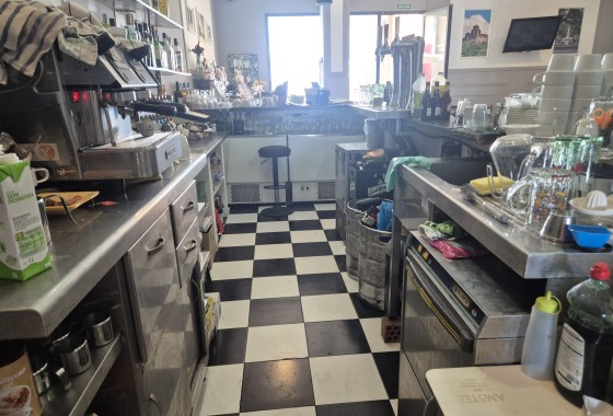 Venta - Comercial -
La Zenia