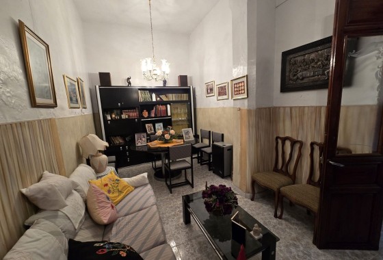 Resale - Townhouse -
Sax