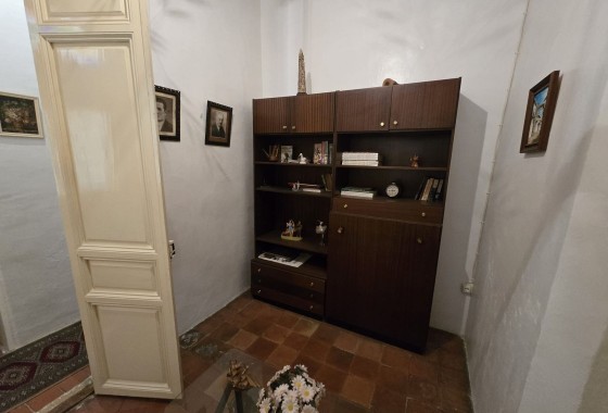 Resale - Townhouse -
Sax