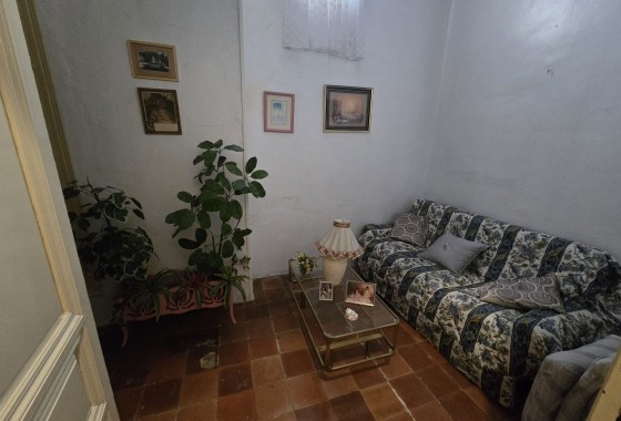 Resale - Townhouse -
Sax