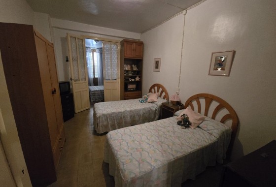 Resale - Townhouse -
Sax