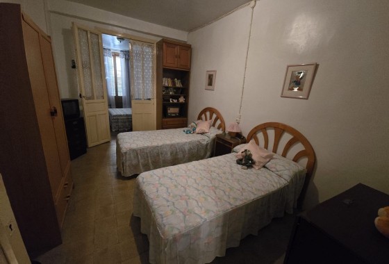 Resale - Townhouse -
Sax