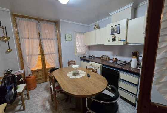 Resale - Townhouse -
Sax