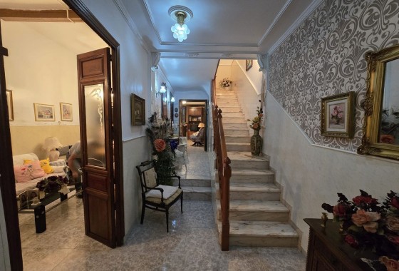 Resale - Townhouse -
Sax
