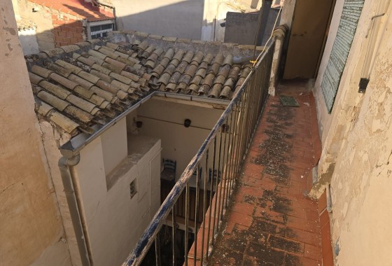 Resale - Townhouse -
Sax
