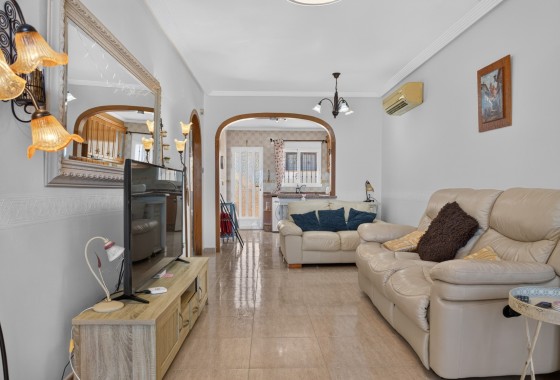 Herverkoop - Vrijstaande Villa -
Orihuela Costa