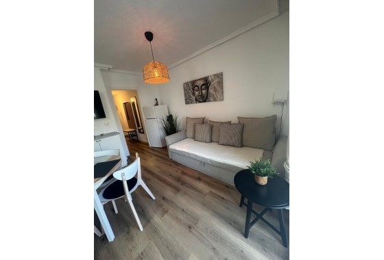 Herverkoop - Appartement / Flat -
Torrevieja - Playa del Cura