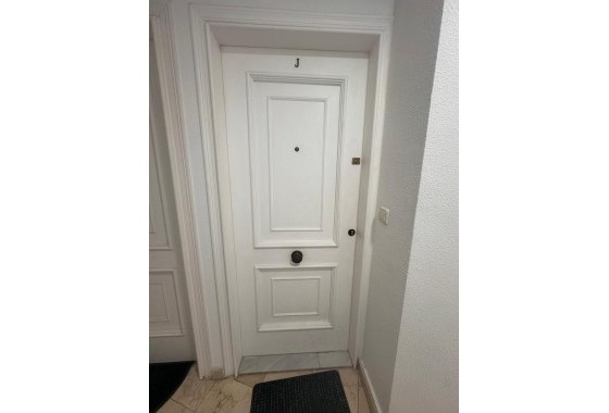 Herverkoop - Appartement / Flat -
Torrevieja - Playa del Cura