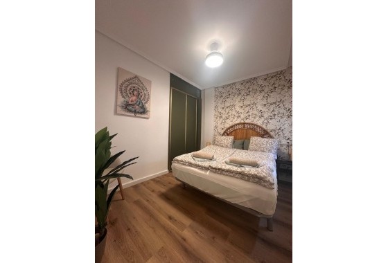 Herverkoop - Appartement / Flat -
Torrevieja - Playa del Cura