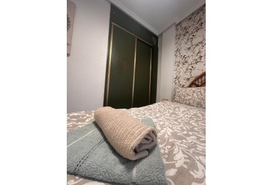 Herverkoop - Appartement / Flat -
Torrevieja - Playa del Cura