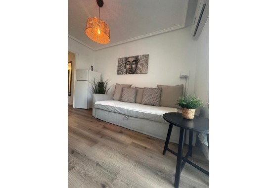 Herverkoop - Appartement / Flat -
Torrevieja - Playa del Cura