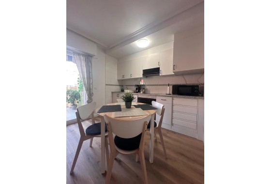 Herverkoop - Appartement / Flat -
Torrevieja - Playa del Cura