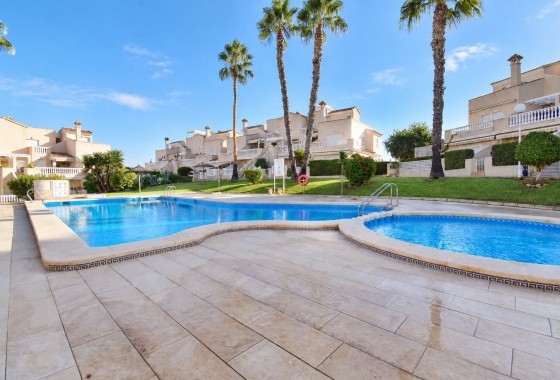 Herverkoop - Rijhuis -
Orihuela Costa - Los Altos