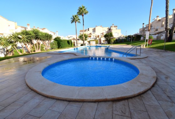 Herverkoop - Rijhuis -
Orihuela Costa - Los Altos