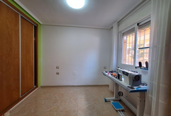 Resale - Apartment / Flat -
Torrevieja - Aguas Nuevas