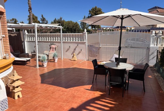 Resale - Detached Villa -
El Campo
