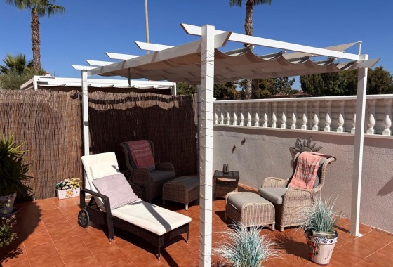 Resale - Detached Villa -
El Campo