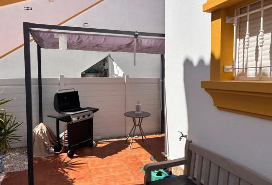 Resale - Detached Villa -
El Campo