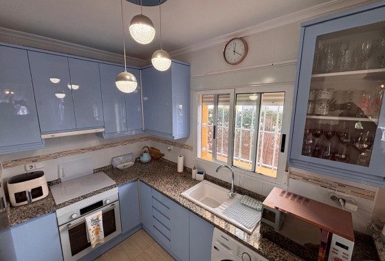 Resale - Detached Villa -
El Campo