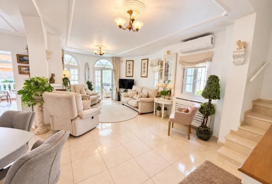 Revente - Villa Individuelle -
Orihuela Costa