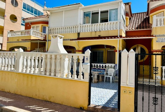Herverkoop - Rijhuis -
Torrevieja