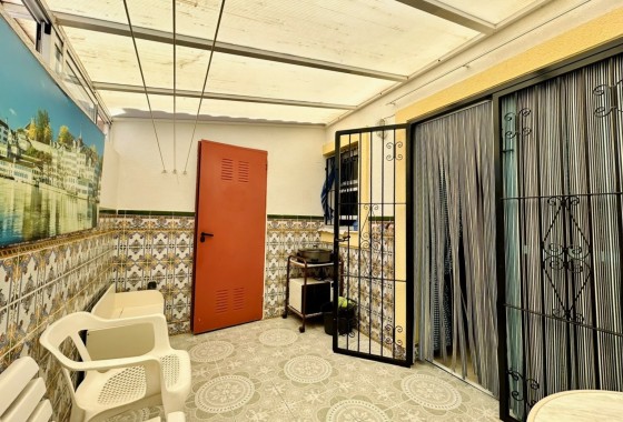 Herverkoop - Rijhuis -
Torrevieja