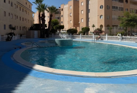 Herverkoop - Rijhuis -
Torrevieja