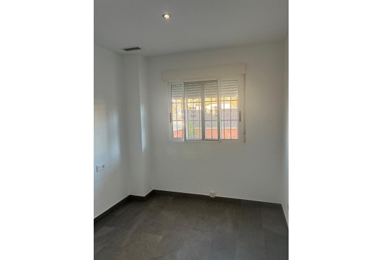 Herverkoop - Vrijstaande Villa -
Almoradí - El Banet