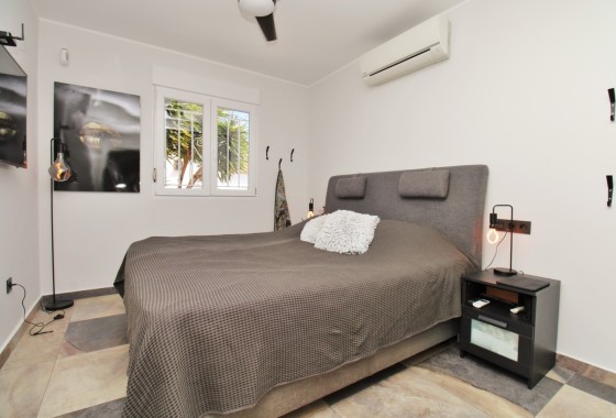 Venta - Chalet Independiente -
Villamartín - Las Violetas