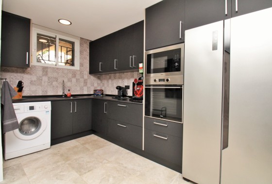Venta - Chalet Independiente -
Villamartín - Las Violetas