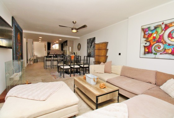 Venta - Chalet Independiente -
Villamartín - Las Violetas