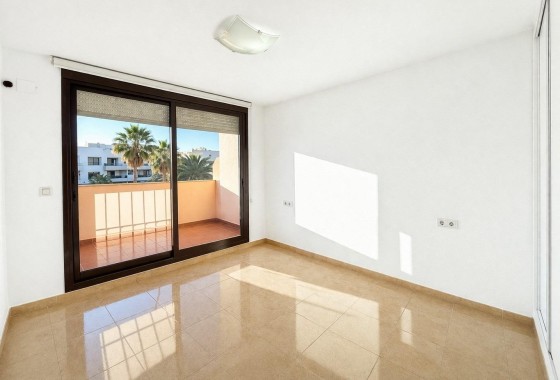 Herverkoop - Rijhuis -
Torrevieja - Aguas Nuevas