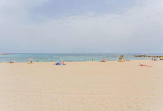 Herverkoop - Rijhuis -
Torrevieja - Aguas Nuevas